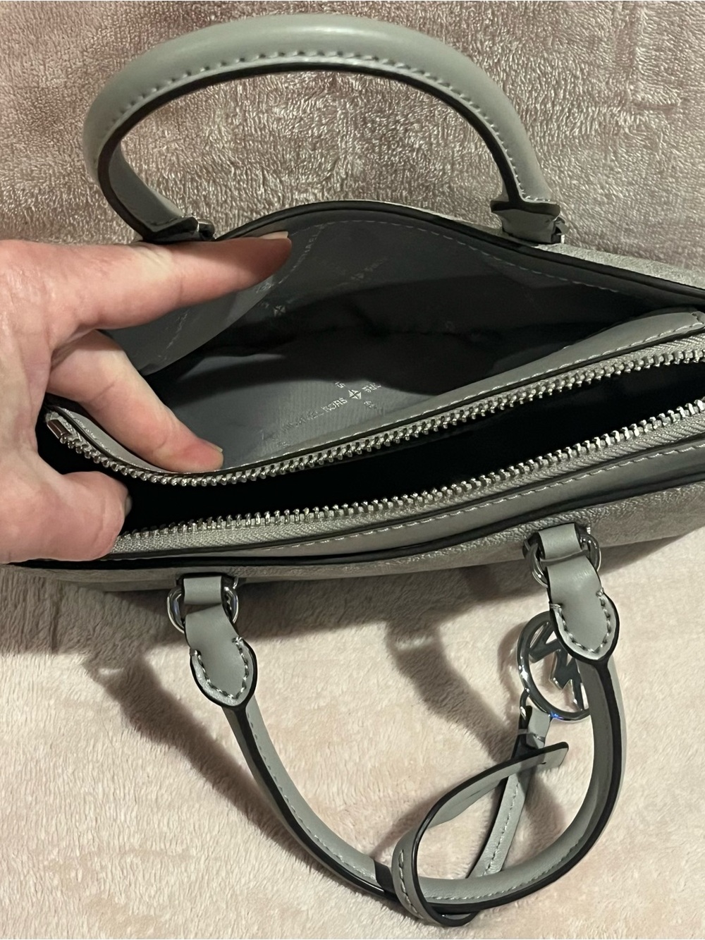 Michael Kors Gray Signature Purse with MK Charm New - Picture 6 of 10